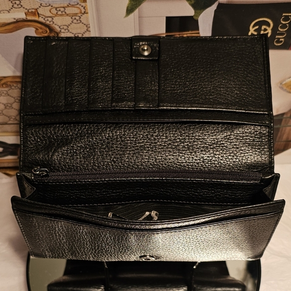 Gucci Calfskin Bilfold Leather Wallet - Picture 13 of 13